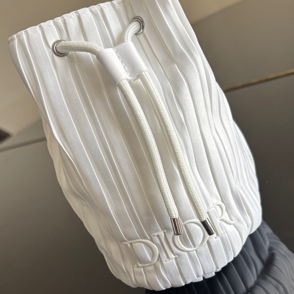 ⚜️Dior Beauty Pleated White Mini Pouch GWP ⚜️ - Picture 8 of 8